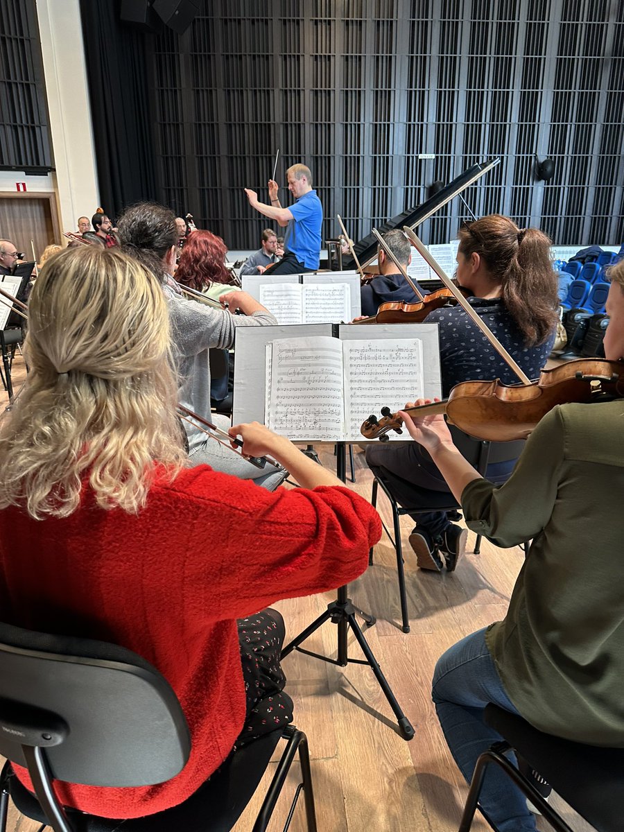 matthiasmanasi's tweet photo. Concert tomorrow, 16 March, in #Vratsa
with #VratsaSymphony and #NadejdaTzanova at City Concert Hall at 19:00!
Don't miss it if you are in Vratsa 🤗
#shostakovich
#bizet
#tschaikowsky
#bulgaria
#bosseyandhawkes
#breitkopfundhärtel
#newyork
#sofia
#berlin
#carmen
#eugenonegin https://t.co/idK6tNQweM