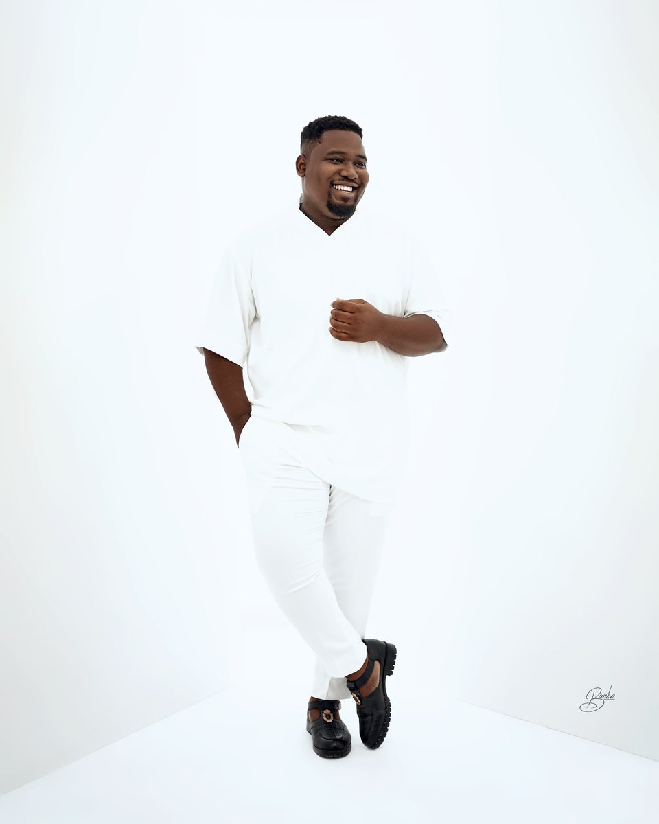 bigbanko_'s tweet photo. The beauty of creation cannot be contained in a single moment. It is a beautiful unfolding kaleidoscope of light and dark, hope and fear, endless possibility and endless change.

Birthday portraits for @pst_oge https://t.co/RDHk2nV0qS