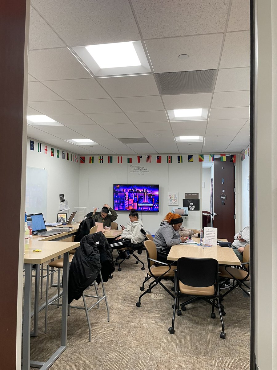 BC_BAIC's tweet image. Check out our new study space at the BAIC #studyspace #studyroom #newstudyroom #boston #chillspot #campusoasis #bostoncollege #bostoncollegeeagles #bc_baic