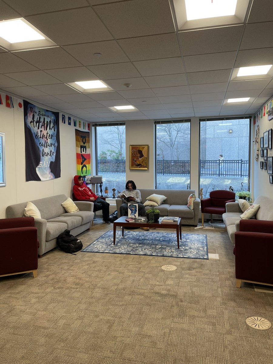 BC_BAIC's tweet image. Check out our new study space at the BAIC #studyspace #studyroom #newstudyroom #boston #chillspot #campusoasis #bostoncollege #bostoncollegeeagles #bc_baic
