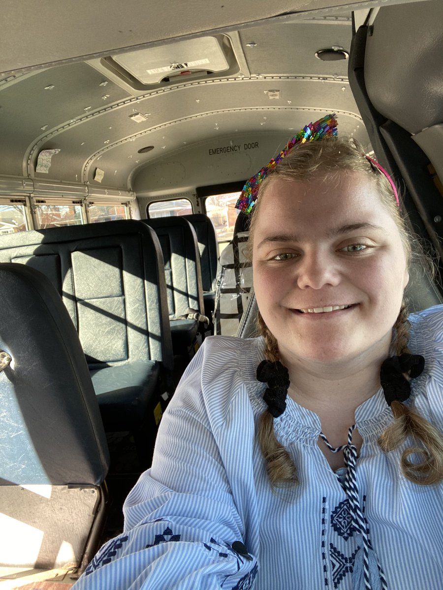 AshleyDeMoss6's tweet image. Chilling in my limo! #SchoolBus #SchoolBusDriverLife #ThomasBuiltBuses #SchoolBusDriver #ThomasMinoTour