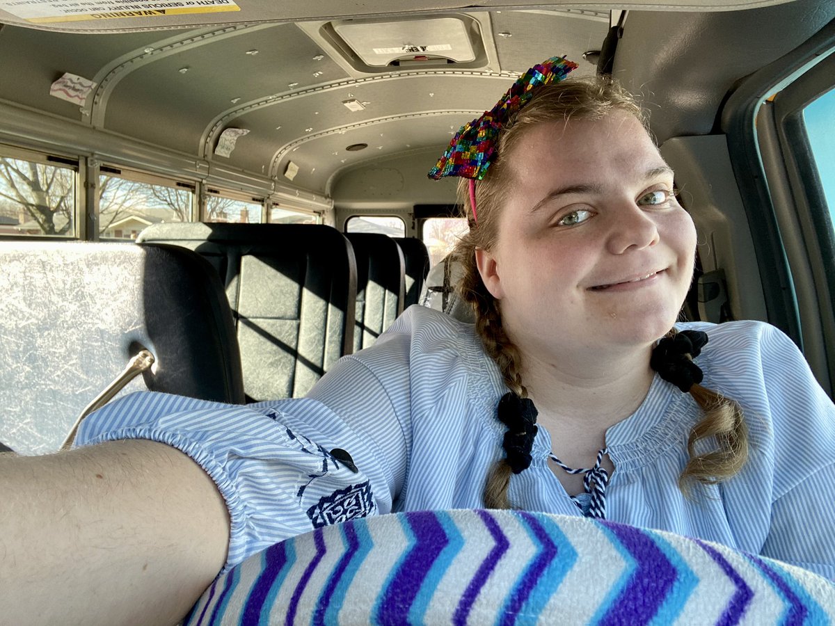AshleyDeMoss6's tweet image. Chilling in my limo! #SchoolBus #SchoolBusDriverLife #ThomasBuiltBuses #SchoolBusDriver #ThomasMinoTour