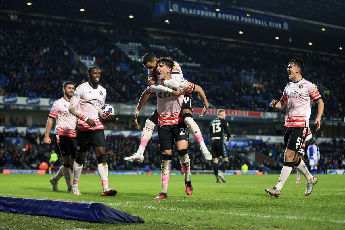 ReadingFC's tweet image. Take a bow Cesare!

Some strike! 💥

#BLAREA