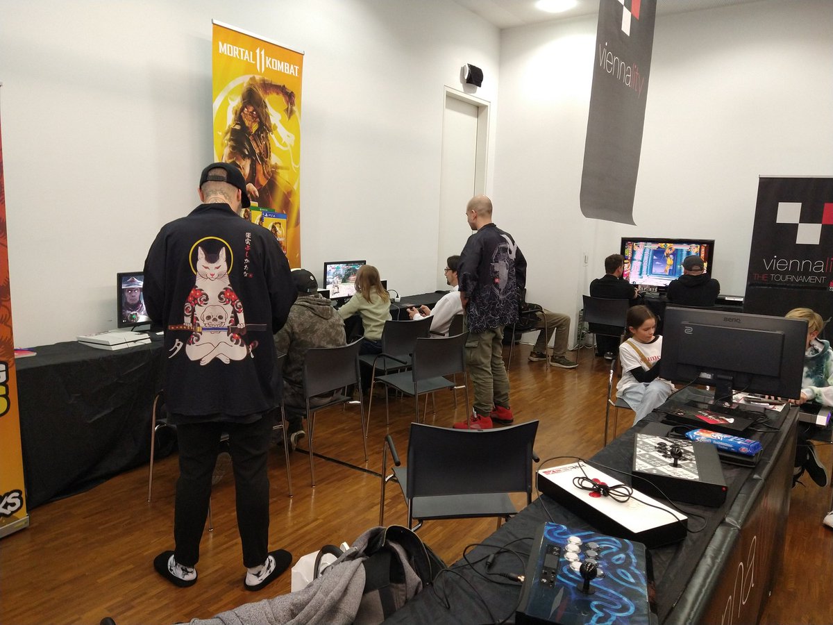 lornlynx's tweet photo. Nochmal vielen Dank an die Jungs vom #Viennality für den fighting game Stand beim #buttonfestival2023!

#esportsgraz #buttonfestival #Graz #nerdkultur #FGC_austria https://t.co/IgONUluqu6