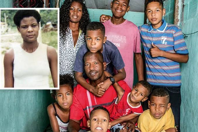 9 ANOS SEM CLÁUDIA 
Nesta quinta (16), completam 9 anos do assassinato de Cláudia Silva Ferreira, aos 38 anos, pela PM do Rio. Conhecida como Cacau, era moradora do Morro da Congonha, na zona norte do Rio de Janeiro e trabalhava como auxiliar de serviços em um hospital.