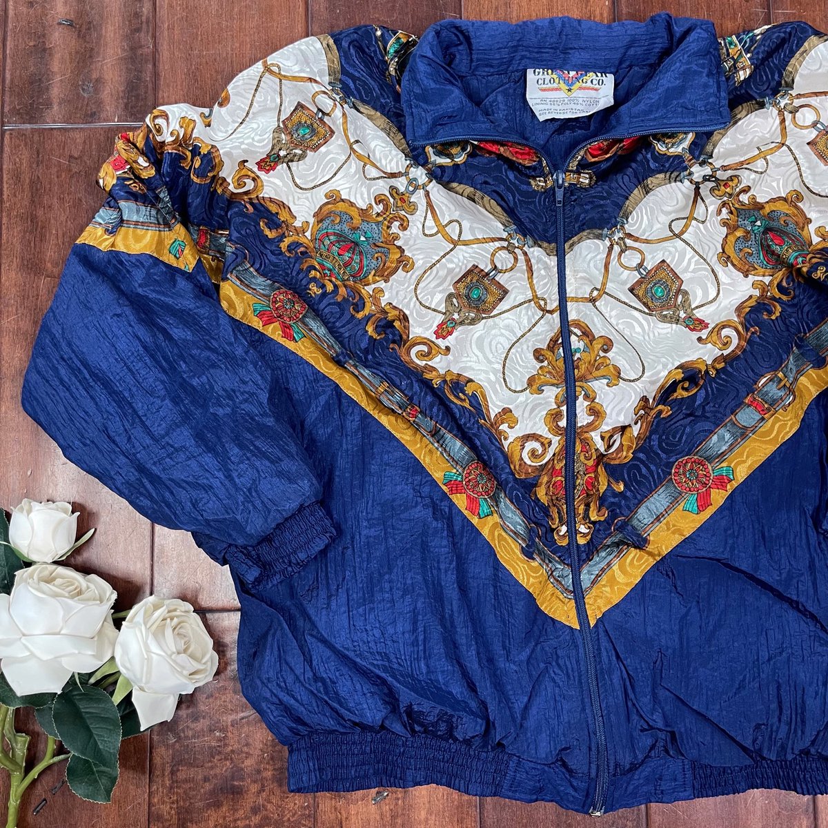 PopsikleShop's tweet image. Pick your flavor🍦🛒💕#thriftyfinds #vintagewindbreaker #vintagejackets #thriftedstyles #80sstyle #windbreaker #thriftyliving