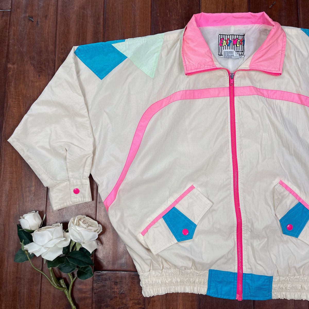 PopsikleShop's tweet image. Pick your flavor🍦🛒💕#thriftyfinds #vintagewindbreaker #vintagejackets #thriftedstyles #80sstyle #windbreaker #thriftyliving