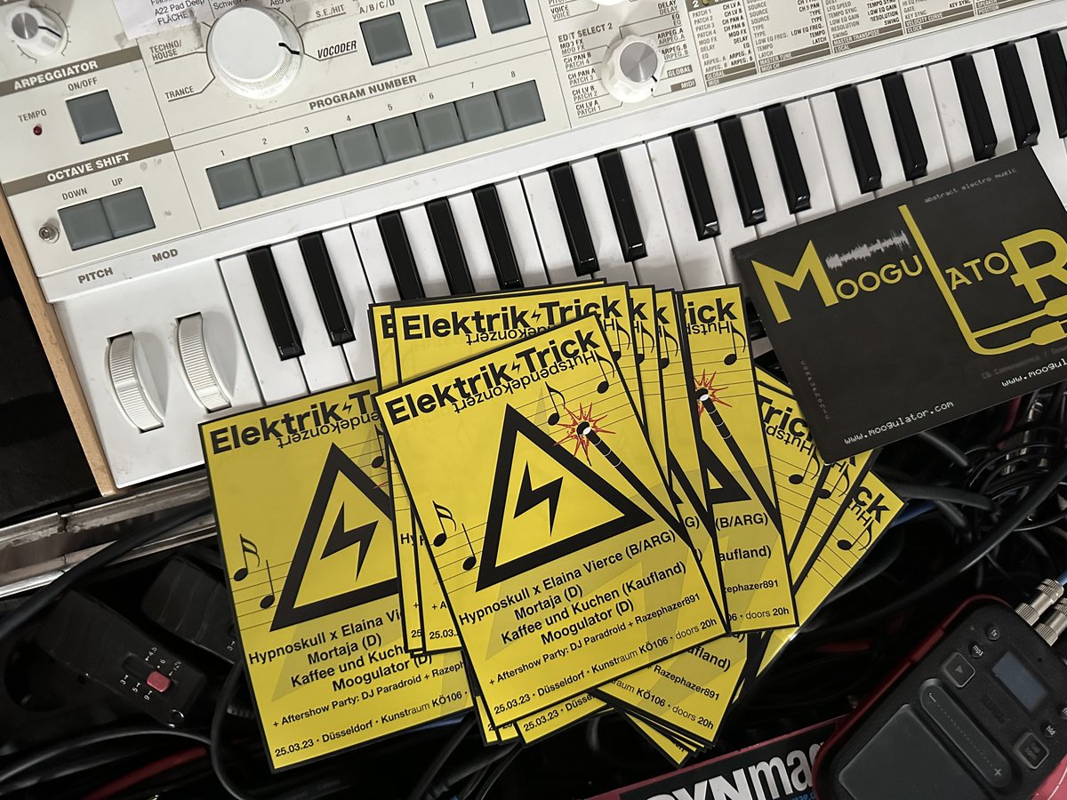 Moogulator live mit Hypnoskull, Mortaja, Kaffee und Kuchen -  und Paradroid und Razephazer891 legen danach auf - also nicht weglaufen! 25.3.2023 - Live in Düsseldorf - 20:00 - Kunstraum KÖ106 facebook.com/events/5439768… und moogulator.com wir sehen uns!