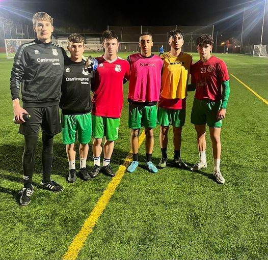 CastroFC_'s tweet photo. 🔴⚫⚽ PRESENTE Y FUTURO DEL #CASTROFC 🙌 ⚽⚫🔴
🙌  JUANJE, ANSUA, GABANCHO, NEZAR, RAÚL Y MARCIO 🙌
#todoalrojo https://t.co/iA2hwdcC1c