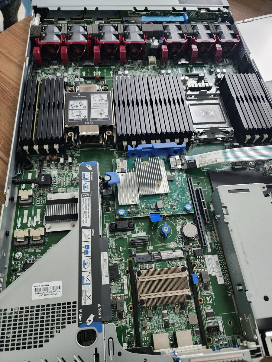 Vamos a armar un cluster de proxmox, con tres servidores HP y un MSA 2060, síguenos para que lo veas paso a paso