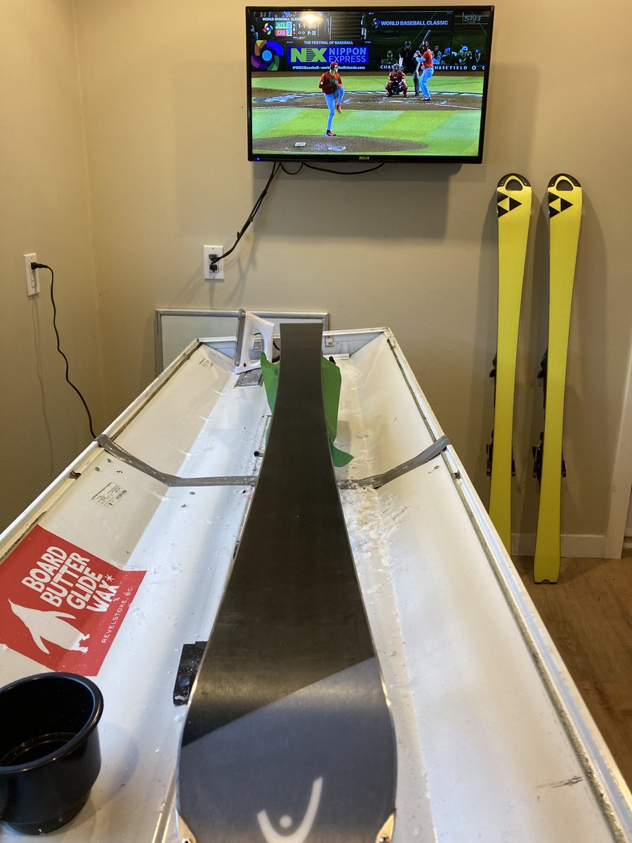 waymorefunner's tweet photo. Prepping for Revelstoke and Sun Peaks. https://t.co/puLsab05ob