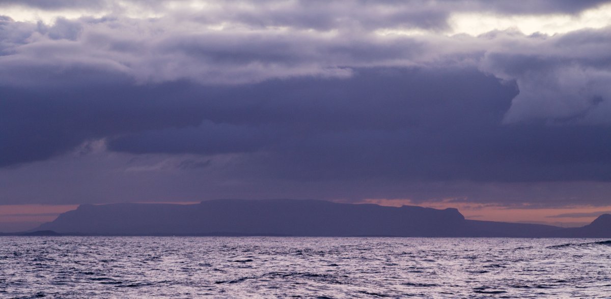 PicturesEden's tweet photo. Looks like rain - what clouds!

#SLigo #Choosesligo #Discoverireland https://t.co/IRteP9TBZM
