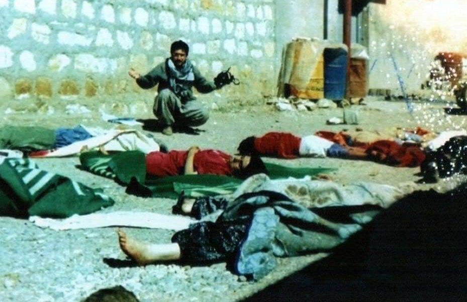 sasankurd49's tweet photo. بەیانی رۆژی ١٦-٣-١٩٨٨، کاتژمێر ١١:٣٠ی پێش نیوەڕۆ، رژێمی بەعس بە گازەکانی (خەردەل، فۆس جین، سارین، تابون، سیانید و ڤی ئێكس) ڕۆحی 5 هەزار هاوڵاتی هەڵەبجەی کێشا.
. https://t.co/Cd4e3CFnfz