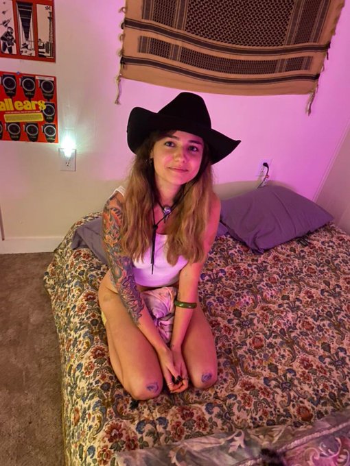 Yeehaw https://t.co/iVofn5VQad<a href="/tag/girlswithtattoos"class="tags"><span>#girlswithtattoos</span></a><a href="/tag/onlyfans"class="tags"><span>#onlyfans</span></a>