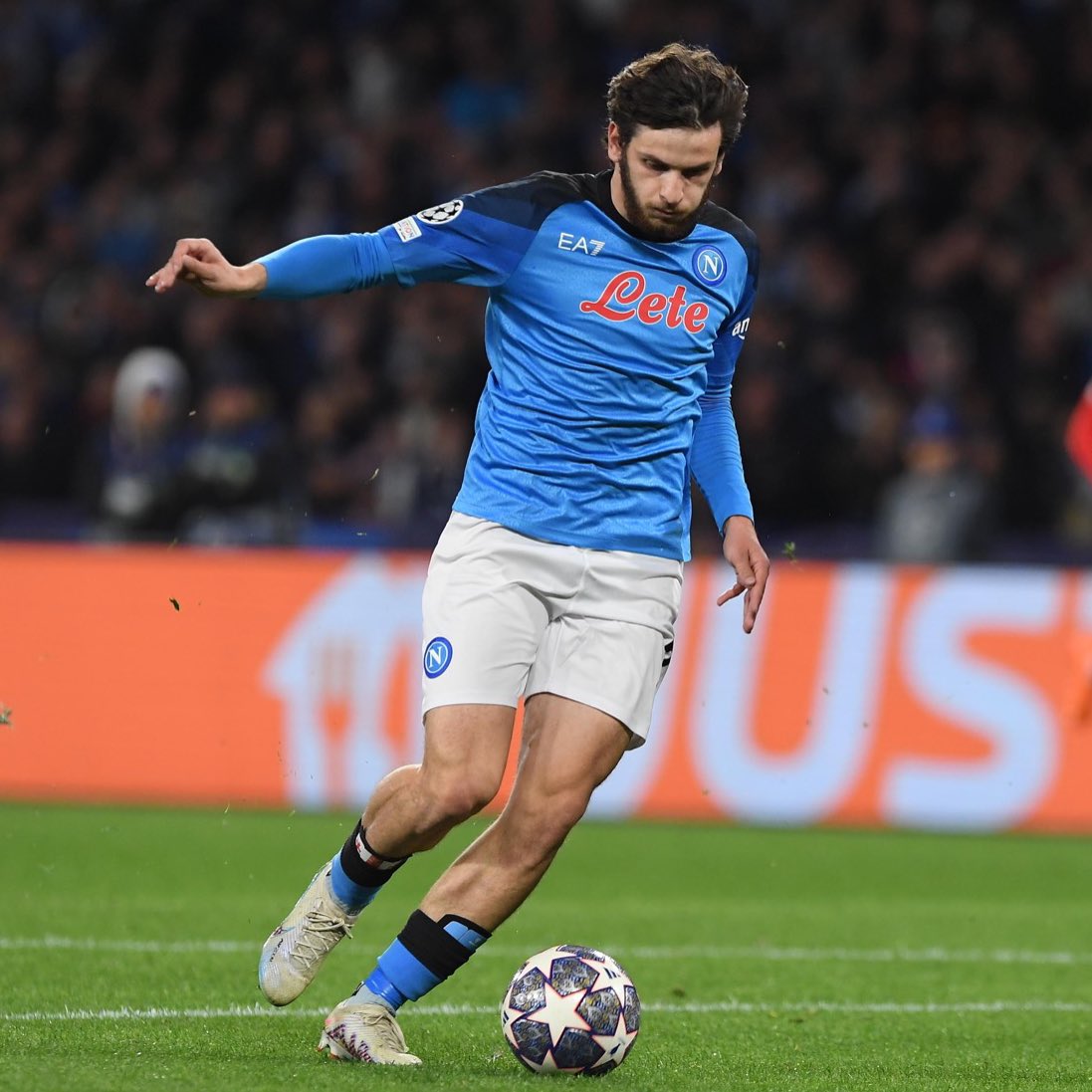 en_sscnapoli's tweet photo. Another double change 
↩️ Kvaratskhelia and Zielinski 
↪️ Elmas and Ndombele 

74 | #NapoliEintracht 3-0
💙 #ForzaNapoliSempre https://t.co/yQ1gnnT8nY