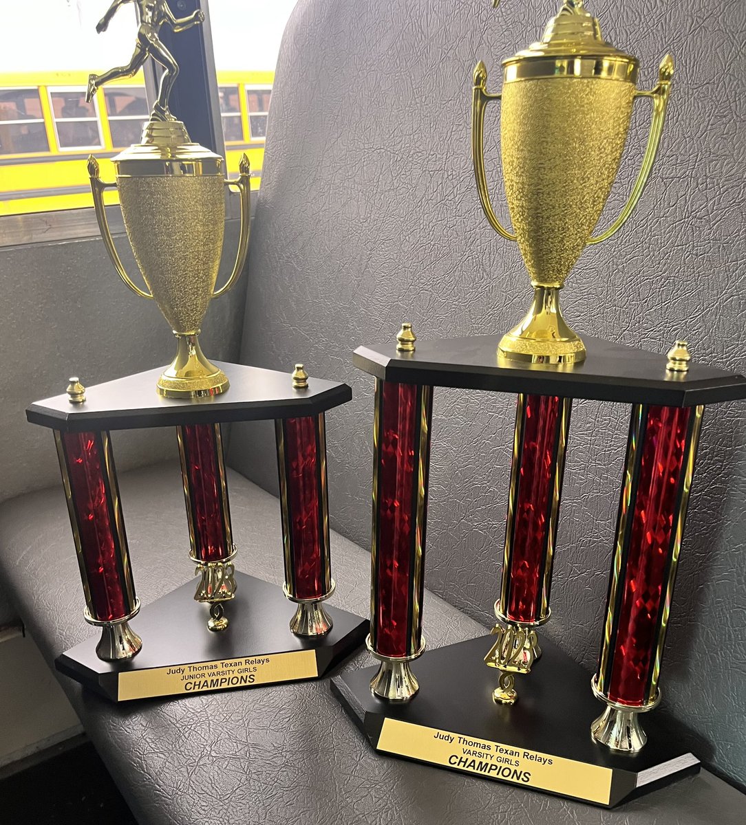 Girls JV and Varsity Meet Champs of the Judy Thomas Relays at Arlington Sam Houston 💙. These ladies know how to compete!