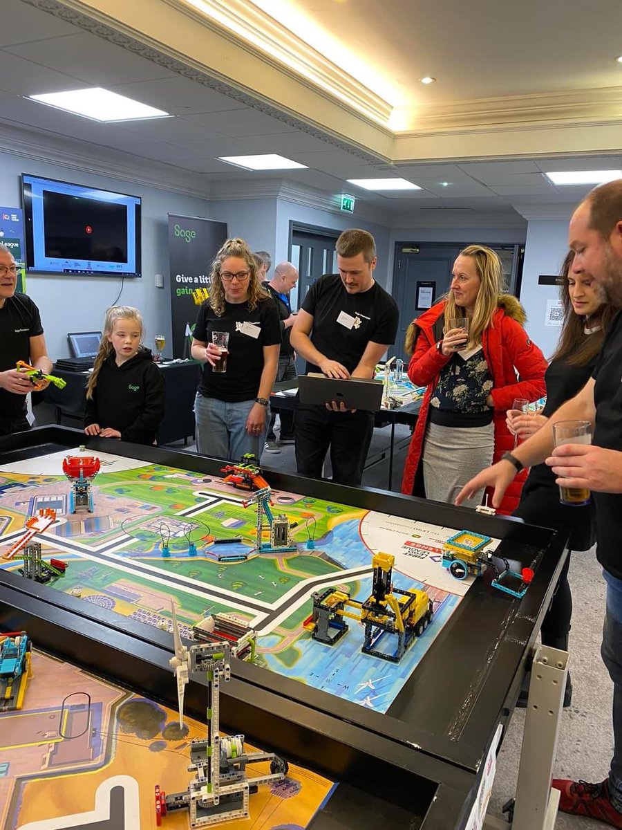 TeachICT_NT's tweet photo. Another fabulous day of @FLLUK competition (3 of 4) with North Tyneside and Northumberland schools. Followed by a wonderful evening with colleagues from @educationnortht, @NTCouncilTeam @sageuk and @awscloud to let the grown-ups have a go with the robots too. It was epic!! 🤖👏👏 https://t.co/nAMrR04vm7