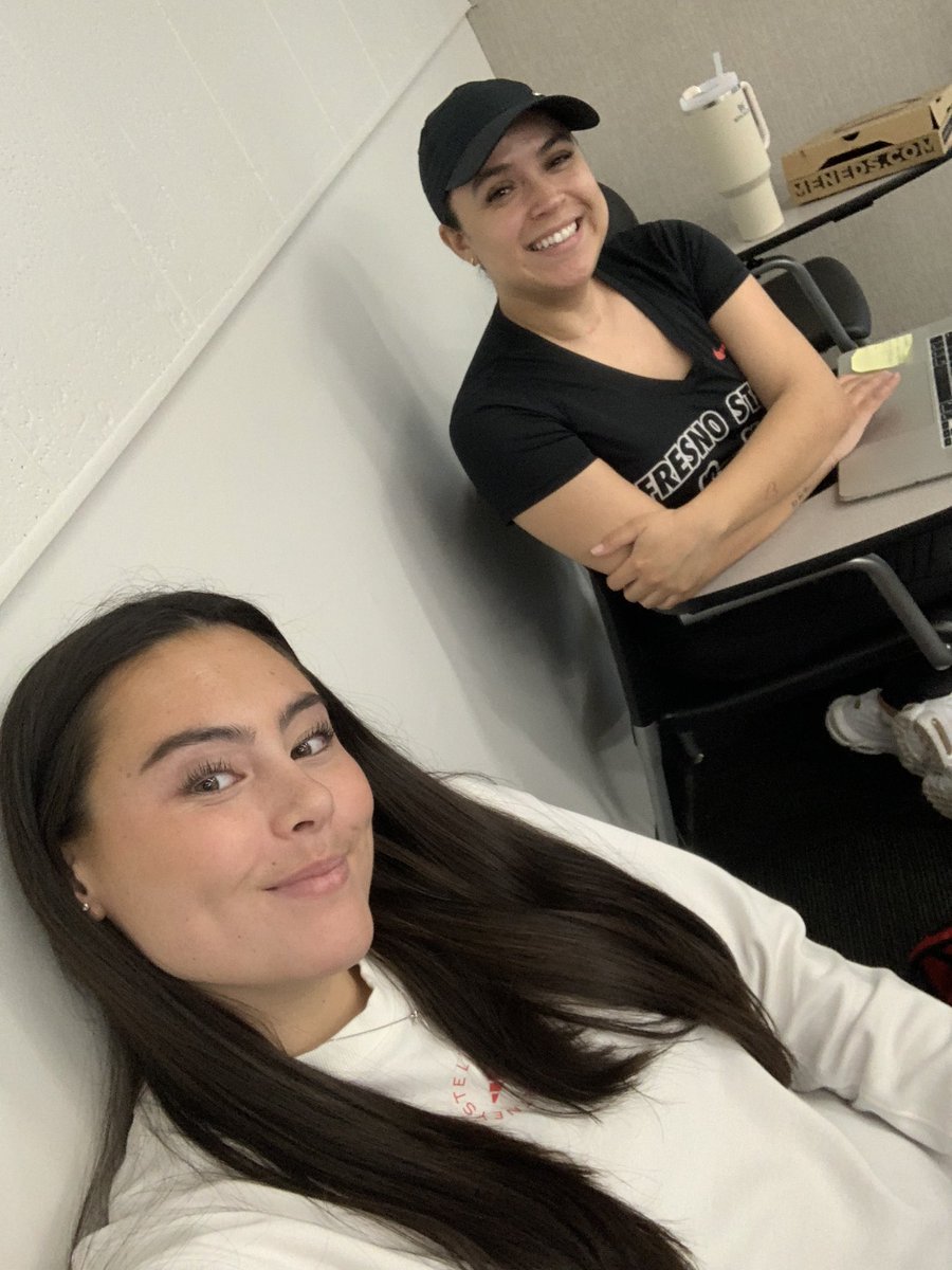 athenamcj's tweet photo. Last minute editing of the rundown before our show goes live in just over an hour! 😃

@vyvonneh @FSFocusTV #stress https://t.co/FA5ODlFv8p