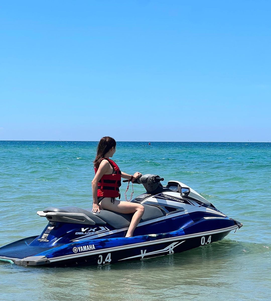 Effort is an attitude to life, and has nothing to do with age! There must be passion in life, as long as you have a direction and a goal, it is never too late to start.