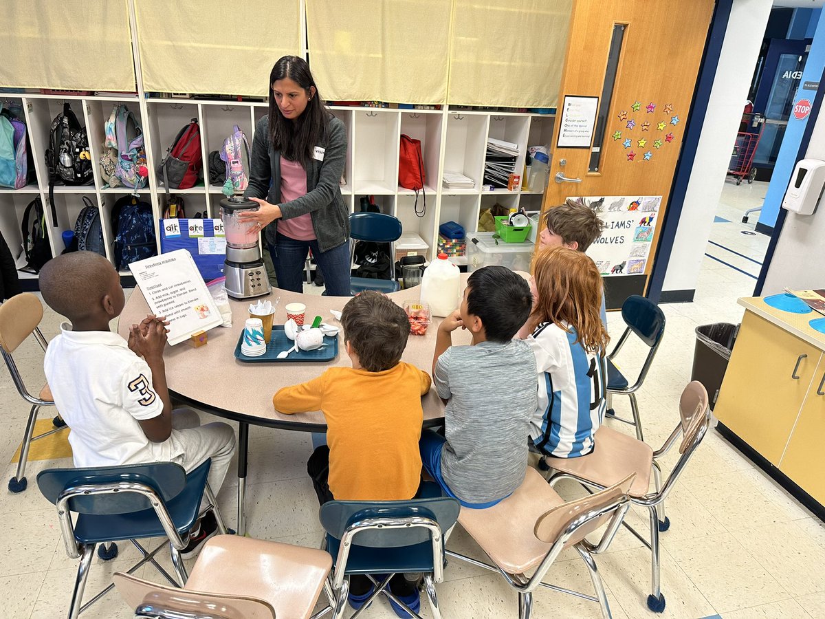 Parent volunteers helped with no-bake recipes this week! Kitchen Chemistry students made chocolate oatmeal cookies and strawberry milkshakes!!! So yummy! 😋🧪🍓<a href="/underwoodgtm/">underwoodgtm</a> #science