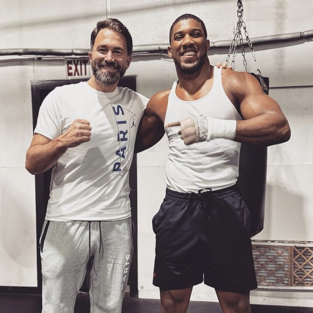 Eddie Hearn visiting Joshua in Dallas, prior to his upcoming fight.

#boxing #boxinglife #boxingday #boxingtraining #boxinggloves #boxinghype #boxinggym #boxinggirl #boxingband #boxingnews #boxingfans #boxingfanatik #boxingcoach #boxingring #boxingfitness #boxingclub #boxing