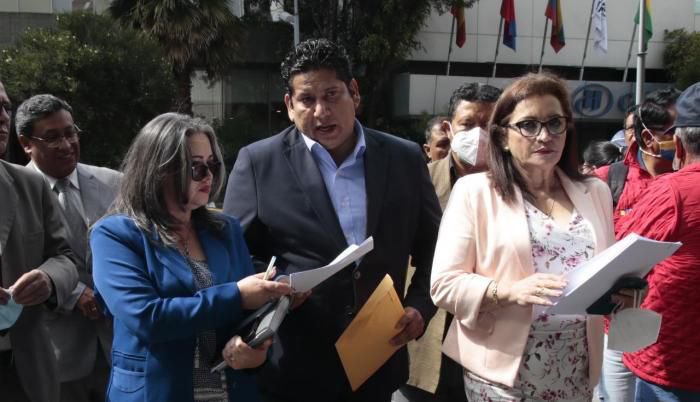 GomezlRichard's tweet photo. La lucha por nuestros derechos la hacemos juntos 💪🏽

Ningún empleado ni trabajador se queda atrás. Estamos aquí desde la Vocalía del Consejo Directivo del @IESSec por cada uno de ustedes y tenemos la obligación de defender sus derechos

#VocaliaDeTerritorio https://t.co/vHhcG6UoiT