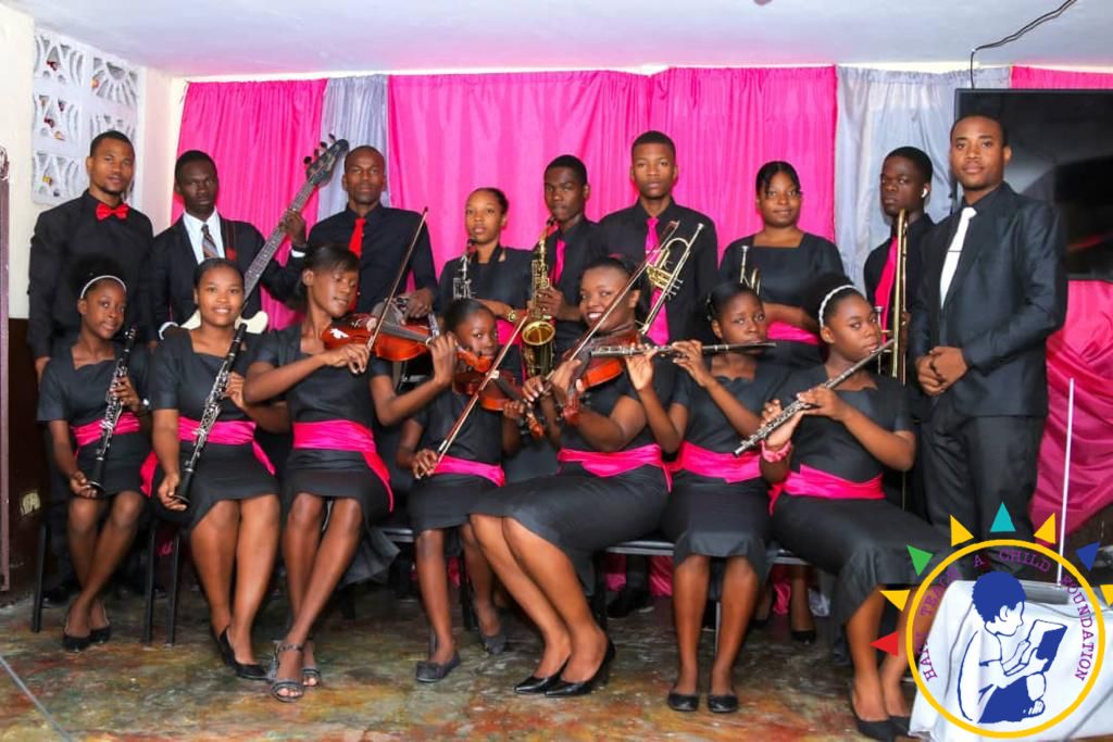 HaitiTeach's tweet photo. A Haiti Teach a Child Foundation (HTCF), nous faisons de l’éducation musicale, l’une de nos priorités. Un instrument, une passion, la musique, peut changer toute une vie. Continuons d’encourager nos membres de s’exprimer à travers les arts. https://t.co/8uafJmpa3N