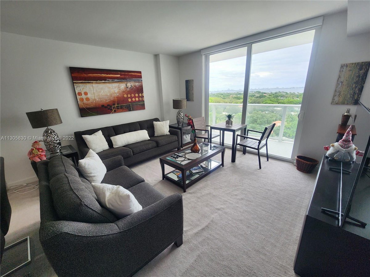 Here's a listing you won't want to miss! #realestate #homesforsale  cpix.me/l/165637660