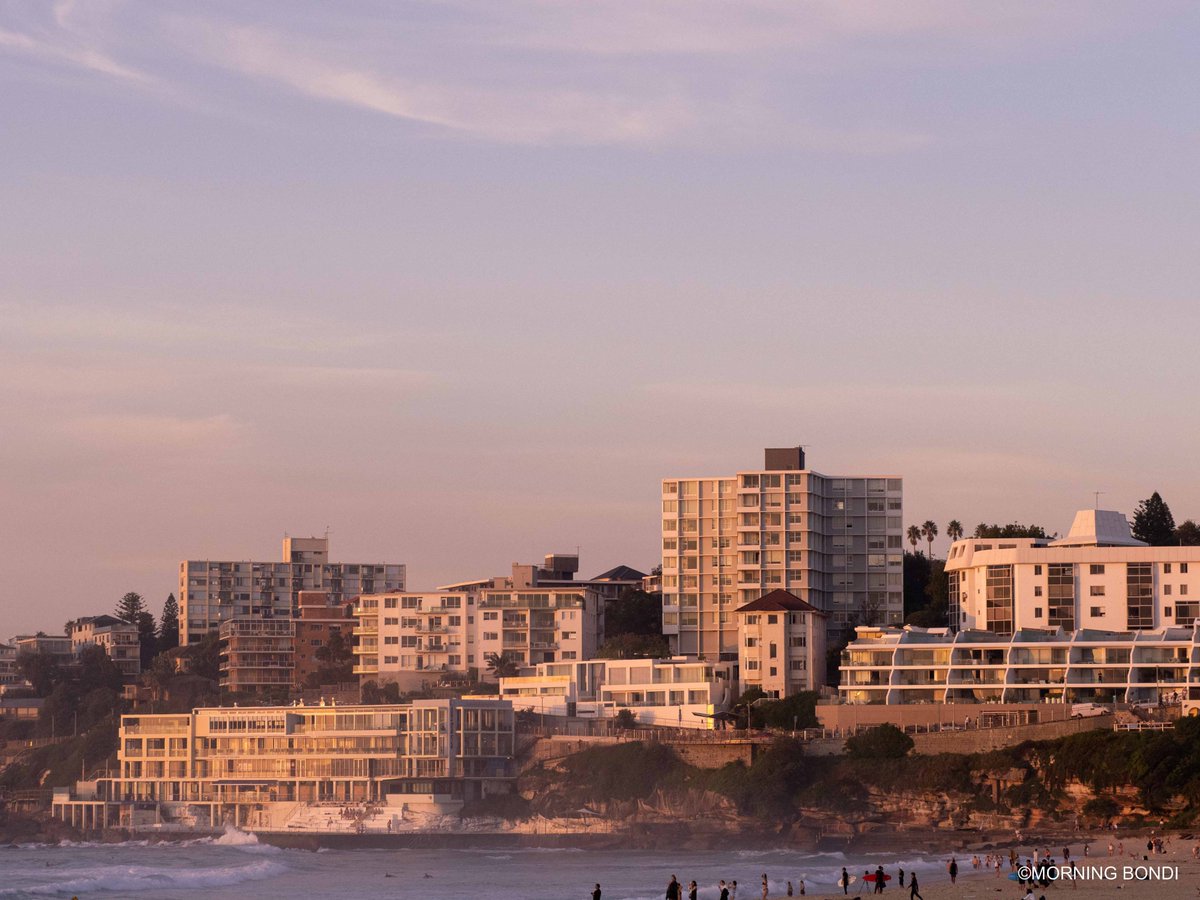 'Challenge' How’s everyone today? Pumped? This morning, I set myself a challenge to take the least amount of photos. I have an early meeting on the other side over the bridge and don’t have time to go through hundreds of photos.  morningbondi.com/blog-1//challe… #bondi