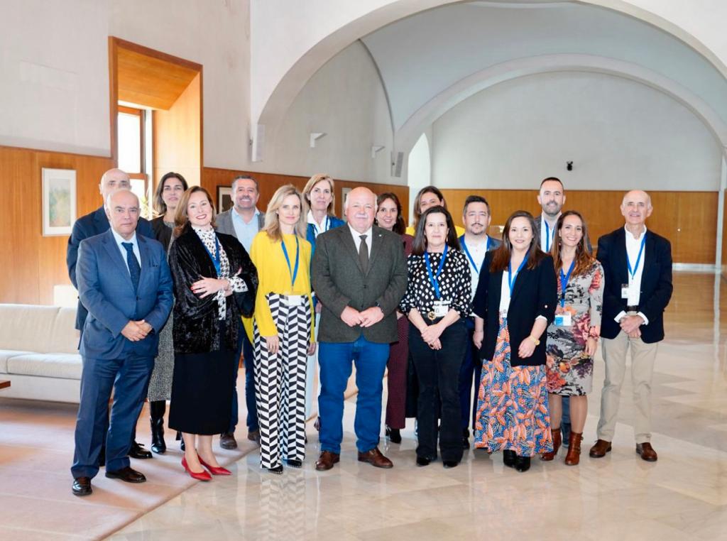 Hemos celebrado asamblea general de <a href="/DircomAND/">Dircom Andalucía</a> en la sede del Parlamento Andaluz. Agradecemos al Presidente <a href="/jesusraguirre/">Jesús Aguirre</a> y su equipo la cálida acogida que nos han dado.