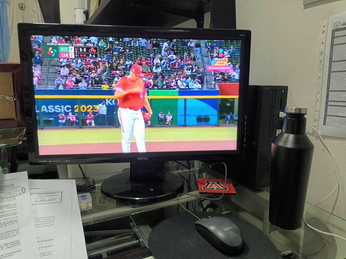 josepabloe's tweet photo. Viendo el juego en la oficina por #LaCasaDelBeisbol https://t.co/vv0vpDFimJ