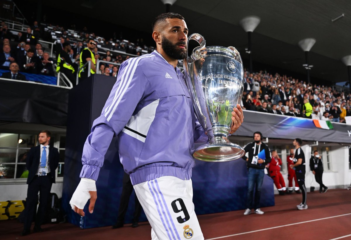 Le Real Madrid a joué son 300e match en Ligue des Champions. 

180 victoires, 636 buts, 14 titres…

Le plus grand club de l’histoire du football 🤍