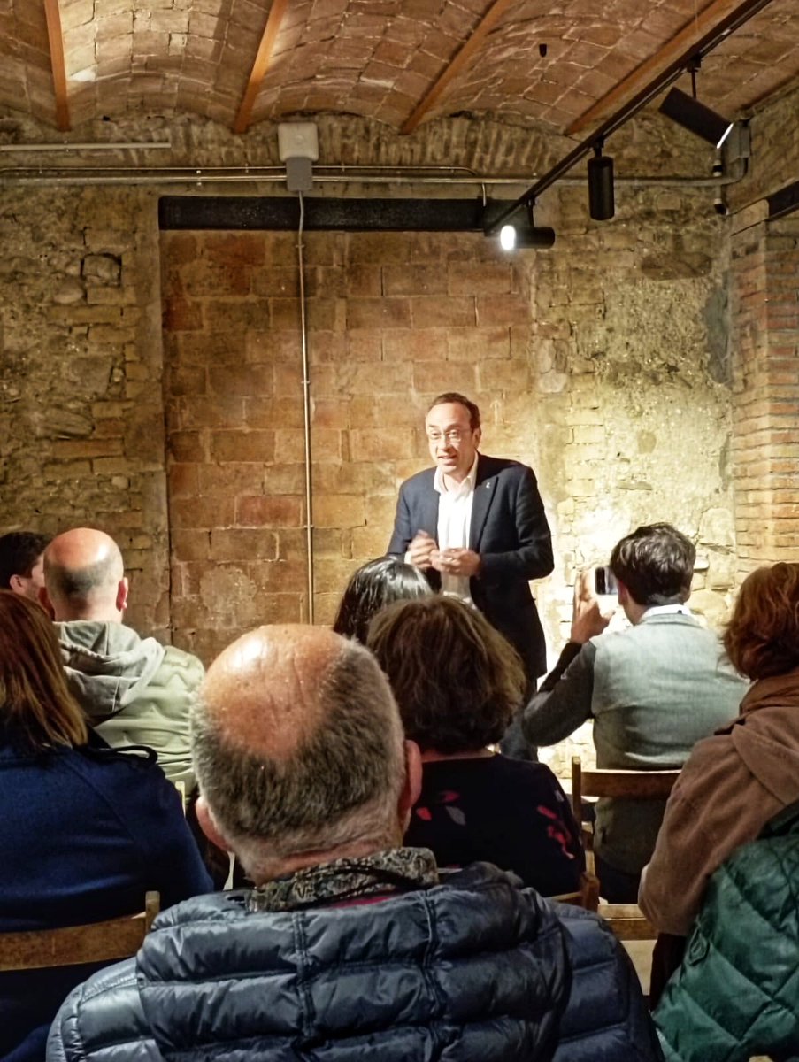 jxcatullastrell's tweet photo. Ahir ens va acompanyar a Ullastrell el conseller Josep Rull. Un plaer tenir-te entre nosaltres. Treballem per un municipalisme compromès amb la causa de la independència de Catalunya. https://t.co/wV1atFlklg