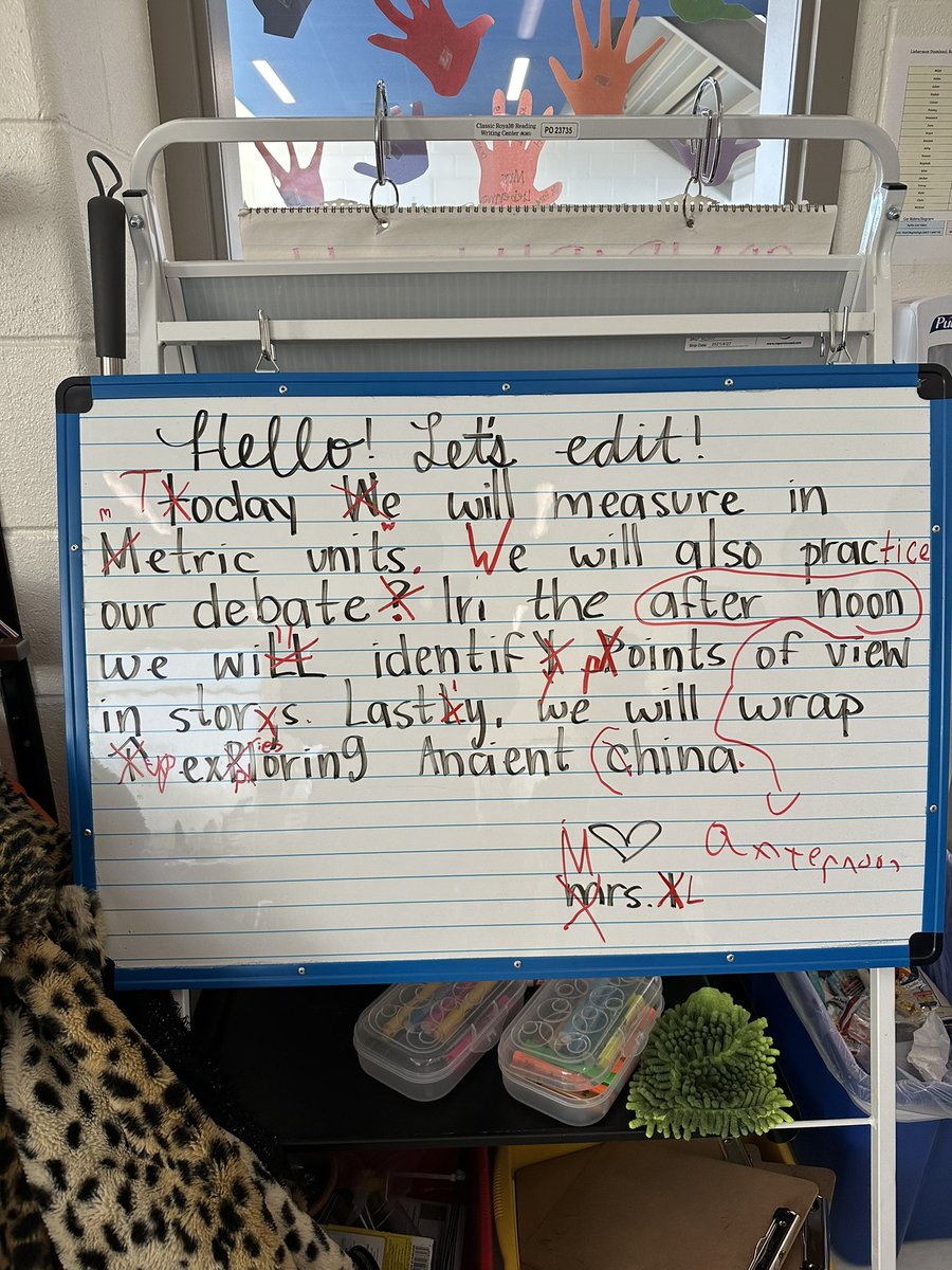 lrngwithliebs's tweet photo. Practicing our writing mechanics with editing the daily message! 📝 @HovatterES https://t.co/S6Lj0gRqEv