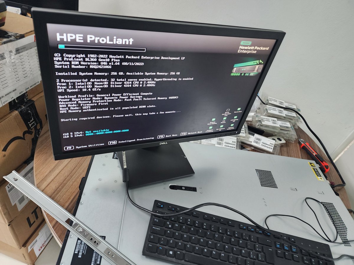 Primer servidor armado, vamos con los otros dos.