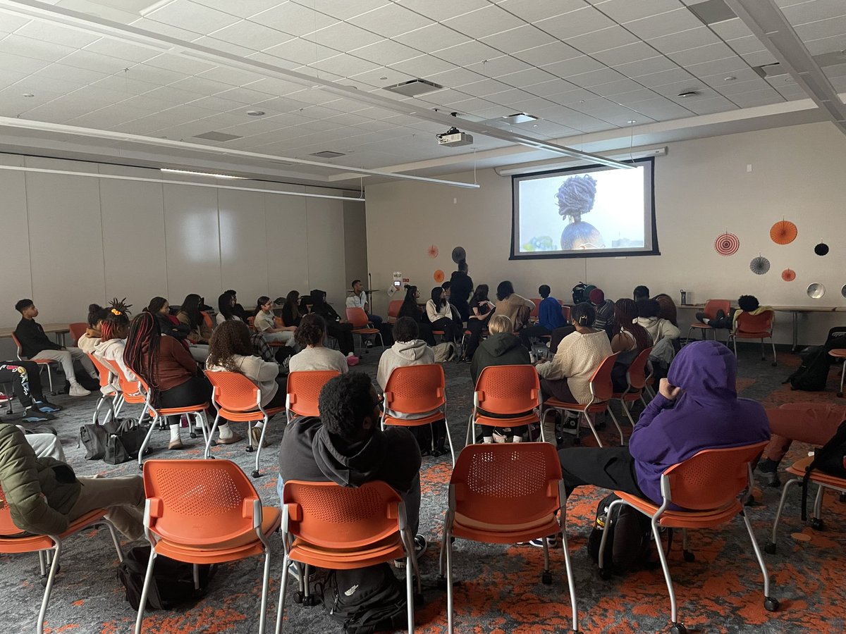 BSUatVAHS's tweet photo. Our meeting today was a fishbowl discussion about the challenges women, specifically Black women, face in our school, community &amp; society. Thank you to the young people who were so brave to speak, raise awareness &amp; make change in our school community. #WomensHistoryMonth https://t.co/57OVq1R5z9