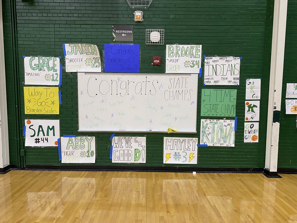 KHSPride's tweet photo. Celebrating greatness at our winter assembly. #KHSPride https://t.co/BLGrMAJDlZ