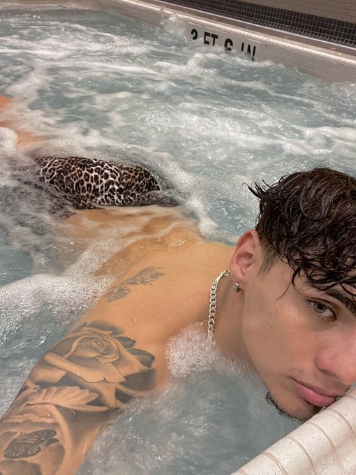 FrSudx7WYAAiAH9?format=jpg&name=small