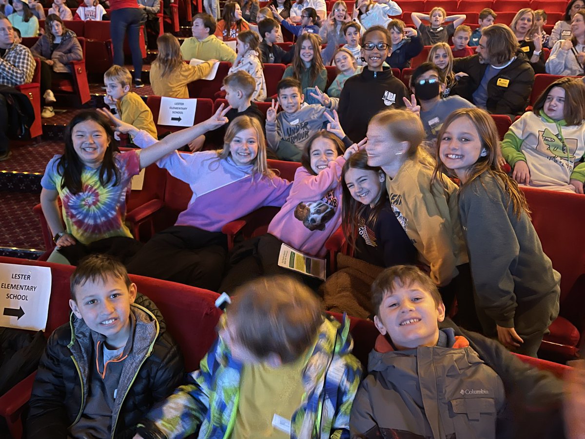Thank you <a href="/LesterPTA/">Lester PTA</a> for our field trip to Drury Lane today! Shrek the Musical was awesome! #LEchoosesHAPPY #dg58pride