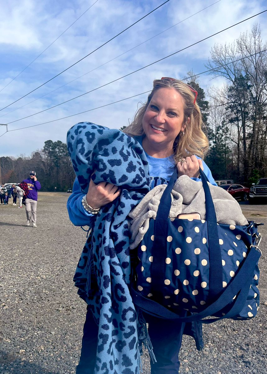 When your #PACommunity Mom-game style is BRUIN-tastic!! ⚾️