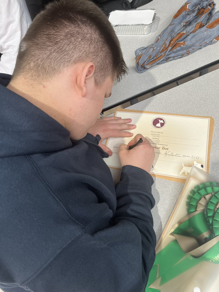 Congratulations to three of our junior handlers who passed their Bronze Kennel Club assessment with Bella this afternoon.  Huge thanks to Callum and Naomi the seniors who have been  putting them through their paces for the last few months. And of course to Jo from Oliver’s Army.