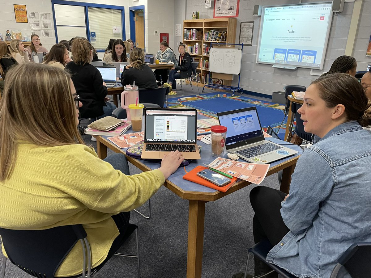 thefrogpond102's tweet photo. Shared the fabulous features @brainingcamp has to offer with @montclair_elem staff this morning. Gotta love things that you can take back to the classroom and implement immediately! #7steps #RovingParagraphFrames https://t.co/JXN5QsgrNb