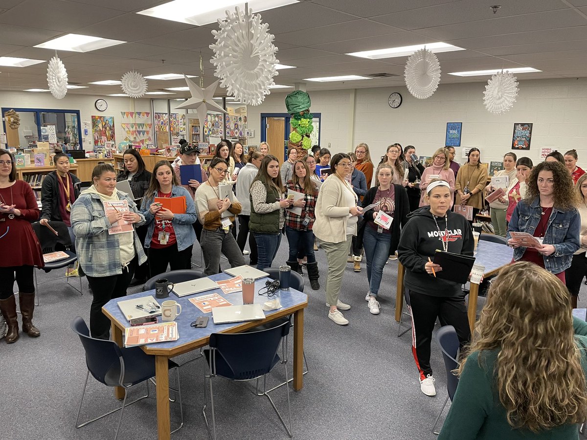 thefrogpond102's tweet photo. Shared the fabulous features @brainingcamp has to offer with @montclair_elem staff this morning. Gotta love things that you can take back to the classroom and implement immediately! #7steps #RovingParagraphFrames https://t.co/JXN5QsgrNb