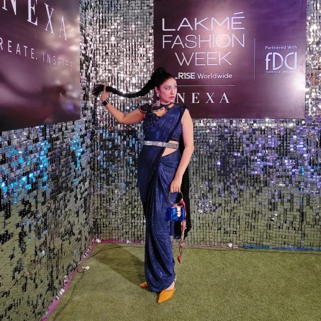 Unapolo34776369's tweet photo. Day 1 @lakmefashionwk  @poojamisraprod looks like a dream in a navy drape @bazaarindia @tlj_magazine @lofficielindia @elleindia @vougeindia @cosmoindia @savvy @newwoman @femina @verve @womensera @graziaindia @gqmagazine @fhmindia @marieclaire @anaitashroff @anuradhamahindra https://t.co/hAY3C6enwK