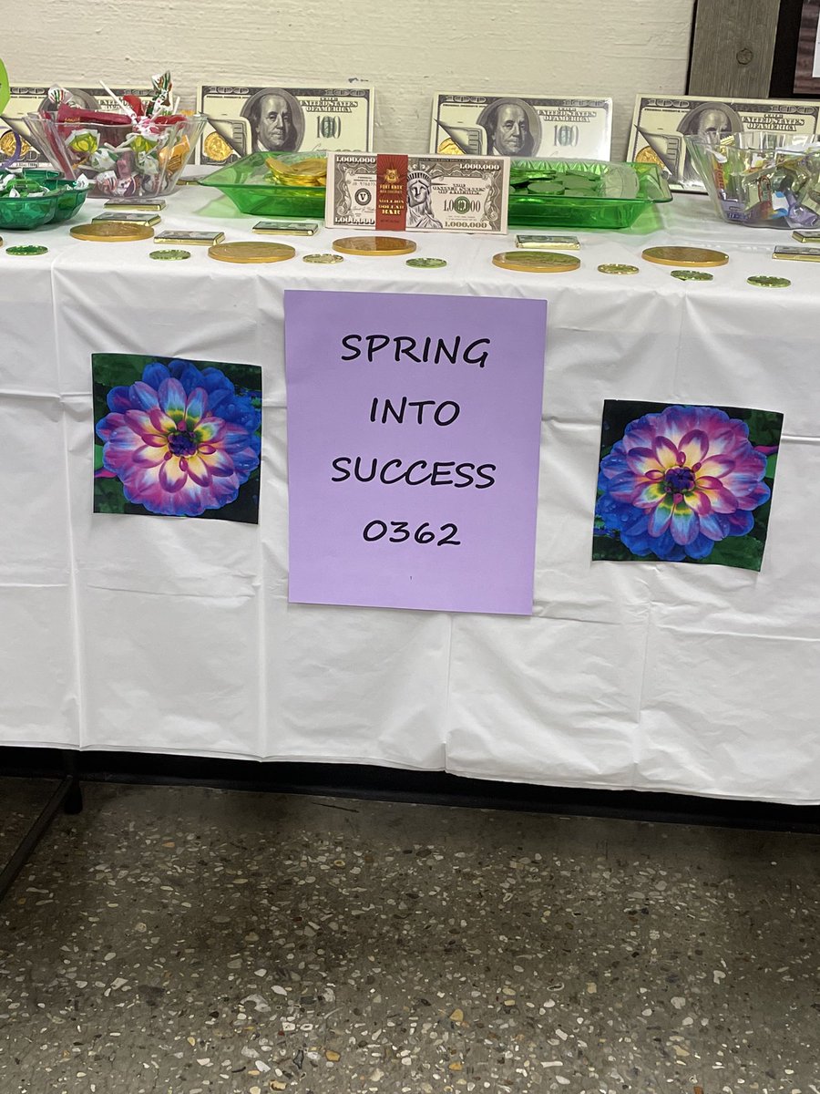 ChantellRSimon's tweet photo. Springing into success sharing💵💐 at THD #0362 @ChadAbadie1 @ChrisDurand_HD @jasonmleblanc https://t.co/G0aC3E2121