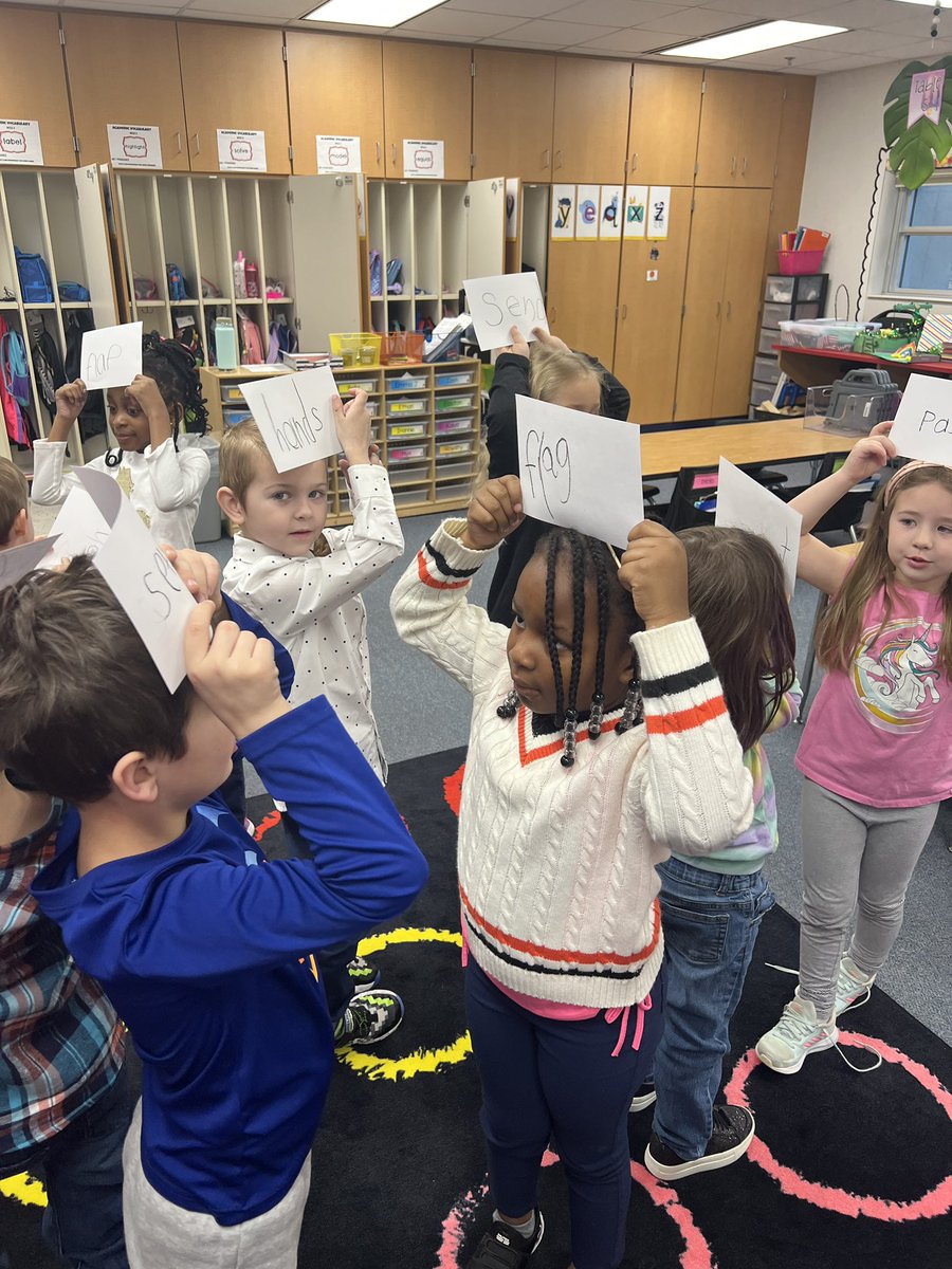 Mrs. Vic tweet media