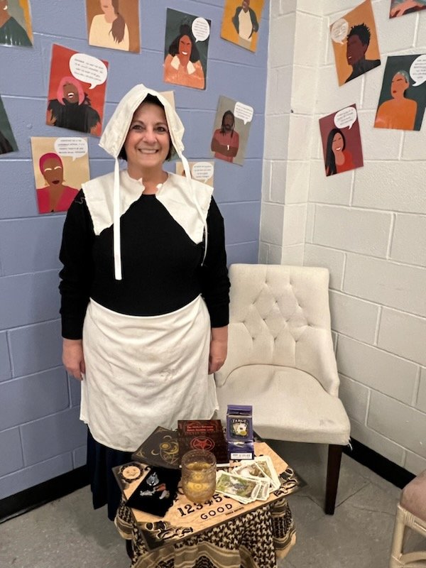 DoctorLeesey's tweet image. After a fun day of being #ElizabethProctor &amp;amp; an #Escaperoom , this girl came home exhausted and whipped up some #NomNoms #macsalad and #Shepherdspie