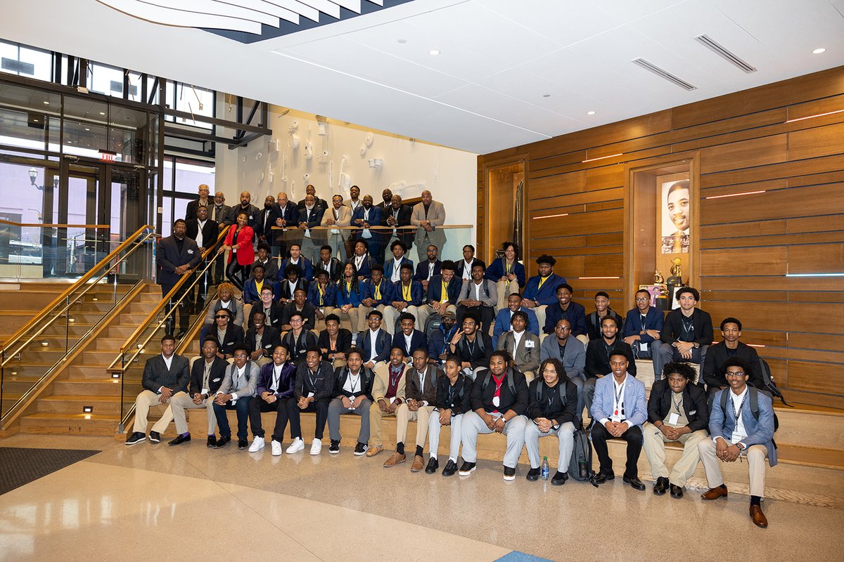 100BlackMen's tweet image. Thank you, Nissan, for this incredible opportunity! #ForwardFocus #The100Way #100BMOA #CreatingLeaders #MentorshipPrograms #NissanReady