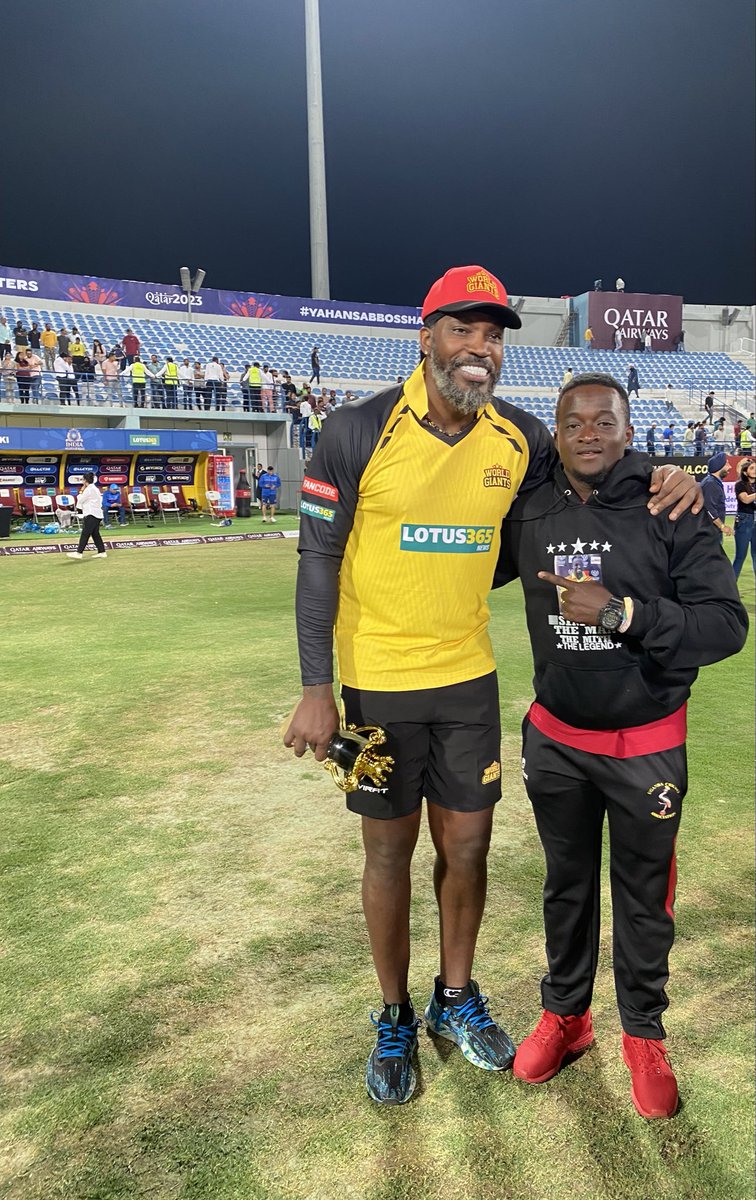 Finally the boss meets the universe boss. Omg this is the best moment of my life.🏏🏏🏏💪💪🇺🇬🇯🇲.