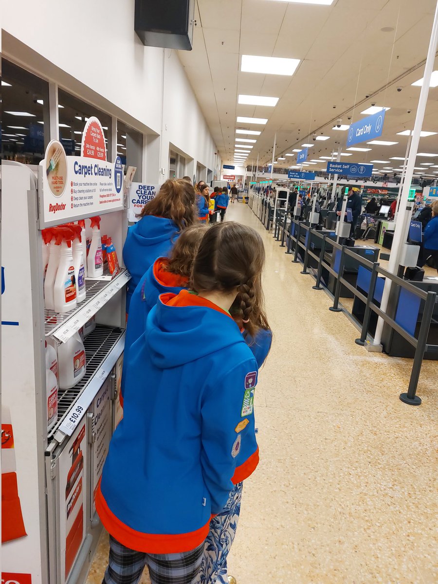ManorDivision's tweet photo. 6th York Guides @girlguidingnys did a Bag Pack @Tesco tonight raising £361 
We used the money to by items for the @TrussellTrust
Food Bank collection. 
So proud of their efforts and for the generosity of the members of public donating, it was quite overwhelming. https://t.co/JvVkeCdpcB
